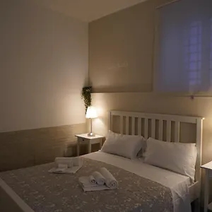 casa-ferrara-catania.taorminaitalyhotels.com/